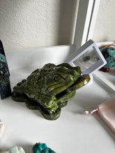 Load image into Gallery viewer, Green Jade Money Frog
